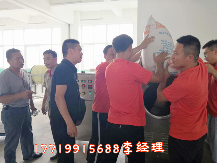 欢迎湖南长沙高总来厂订购DCCZ7-15型电磁炒芝麻设备