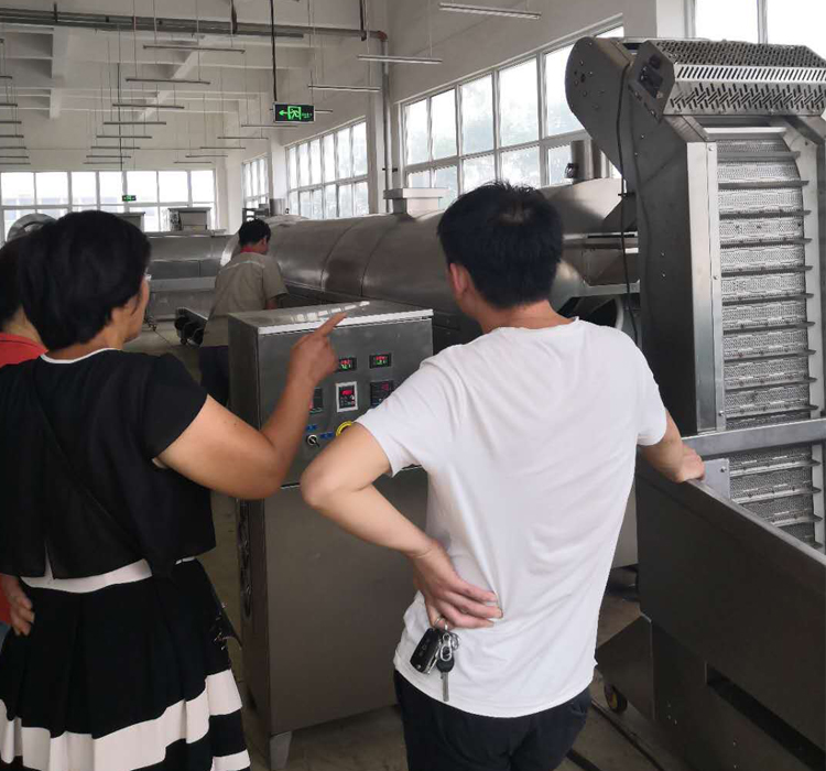 电磁炒货机.jpg 电磁炒货机.jpg