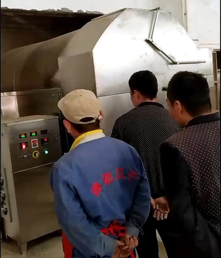 流水线炒货机.jpg 流水线炒货机.jpg