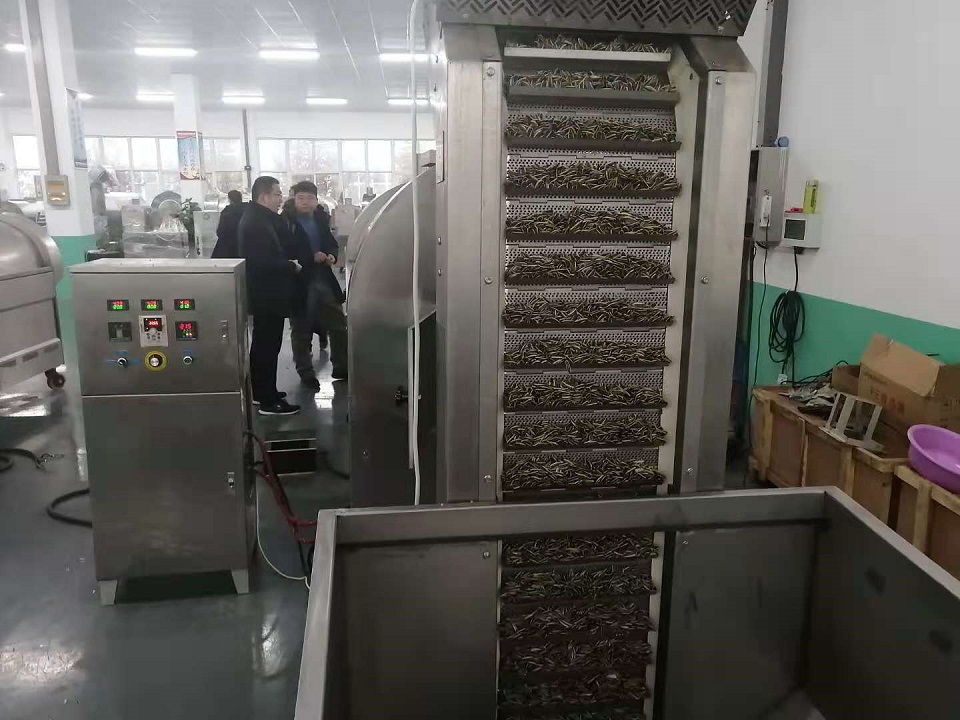 流水线炒货机.jpg 流水线炒货机.jpg