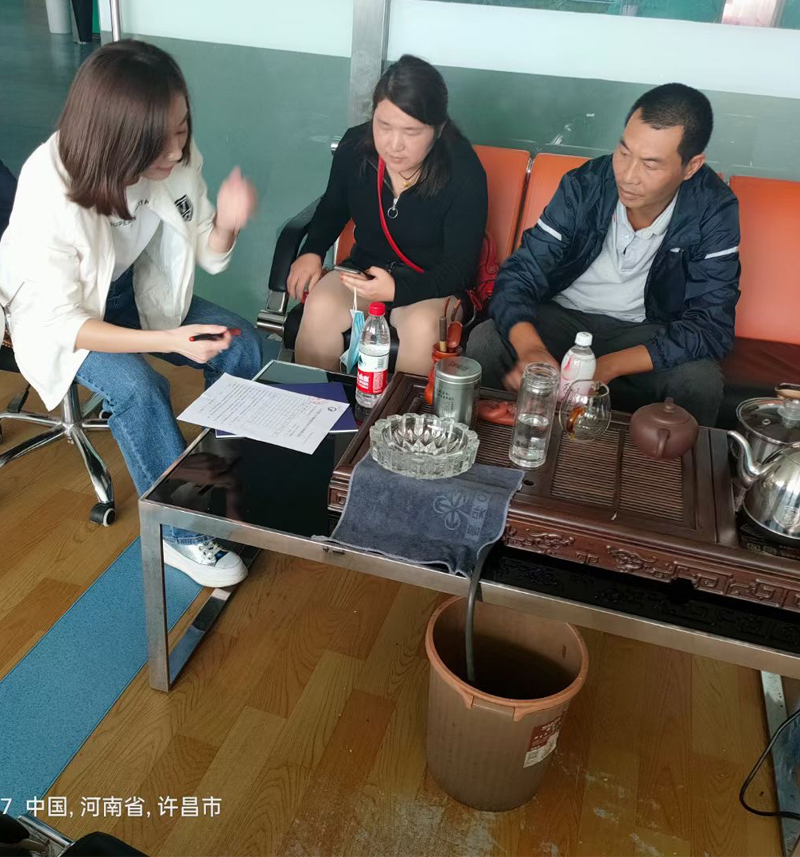 漯河客户来厂订购小型炒板粟机，现场装车拉走！