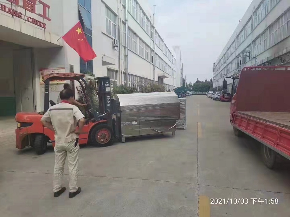 河南濮阳客户订购200斤电磁炒芝麻机直接装车拉走