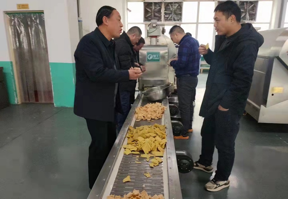 流水线炒货机.jpg 流水线炒货机.jpg