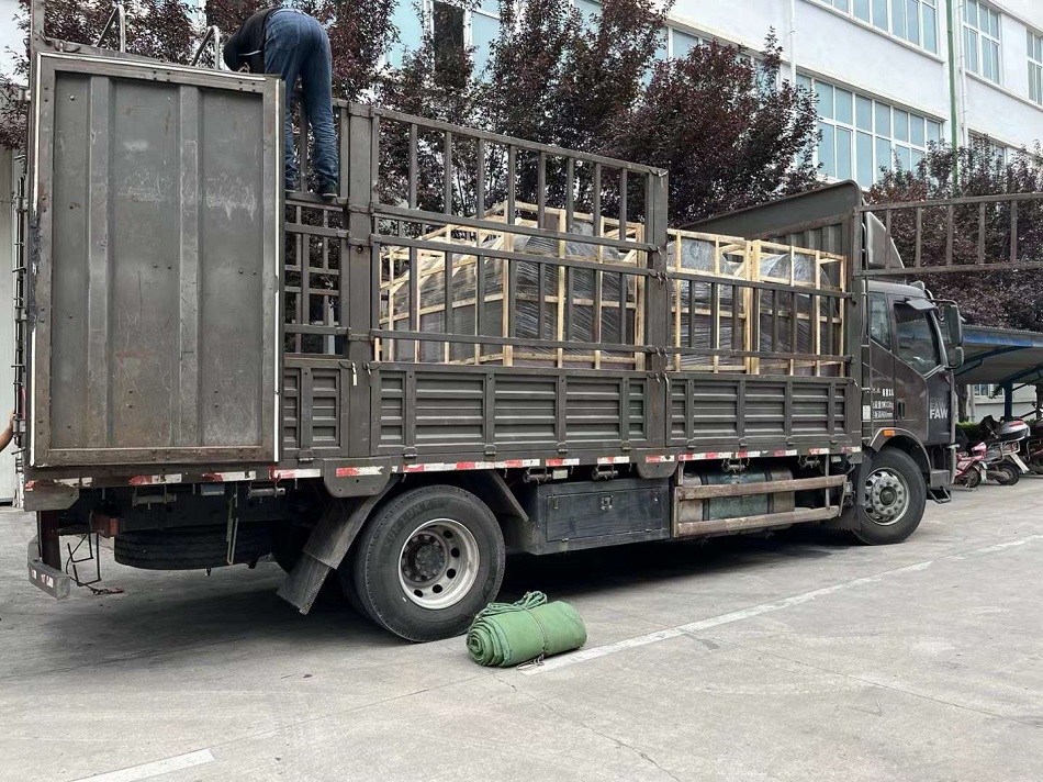 许昌智工大型电磁炒货机装车发往吉林长春