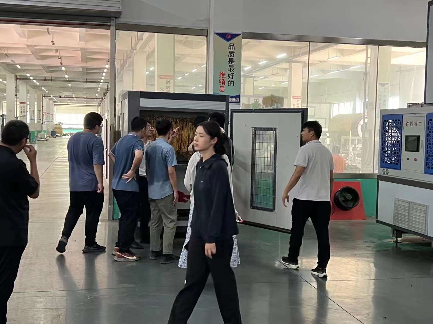 空气能烤烟房.jpg